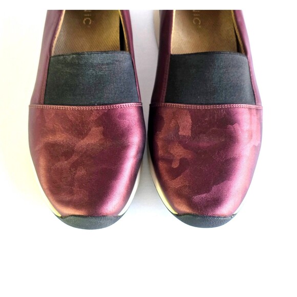 VIONIC Cosmic Cameo Camo Slip On Shoes Maroon Sz 10 42 Wide Dk Red Comfort - Picture 5 of 15